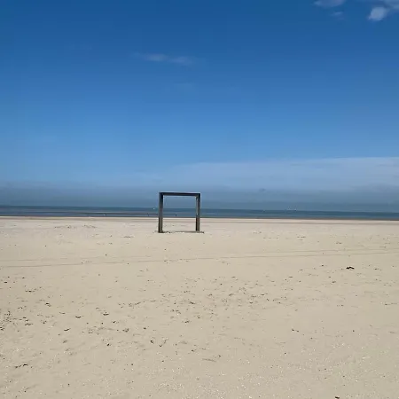 Appartement Beach Apartment With Direct Access To The Beach Knokke- Heist