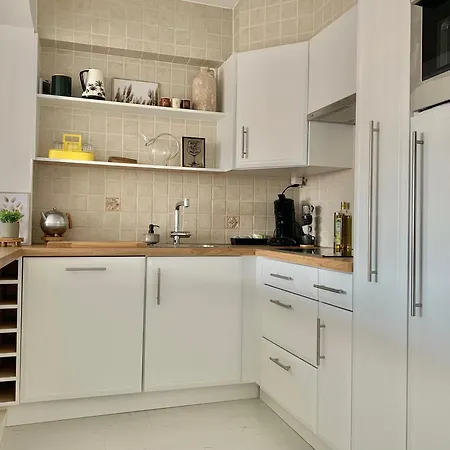 Met Directe Toegang Tot Het ! Appartement *