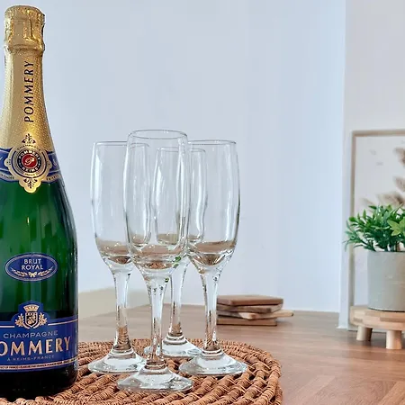 Familie Met Directe Toegang Tot Het ! Appartement *